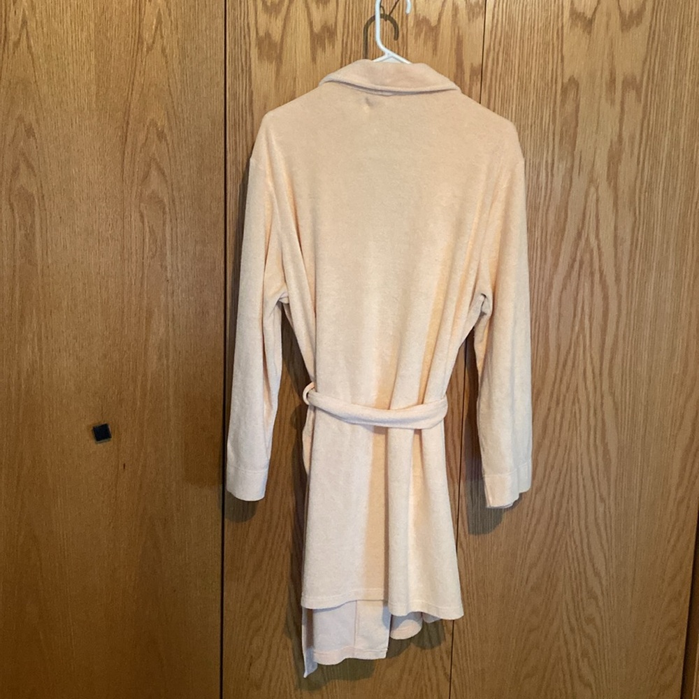 Bath robe. Knee length. Peach in color. Size XXL. - Picture 4 of 4